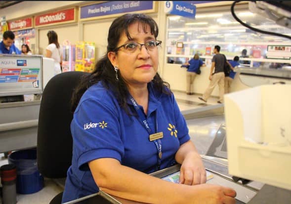 Lleva el cupón a la caja y completa el depósito